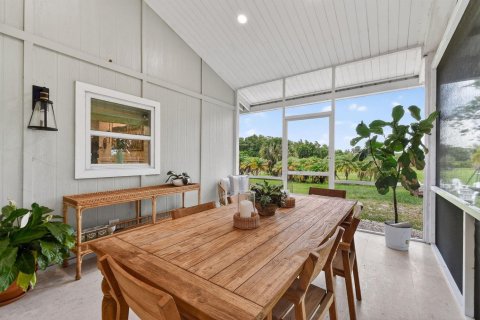 House in Jupiter, Florida 4 bedrooms, 200.67 sq.m. № 2376999 - photo 6