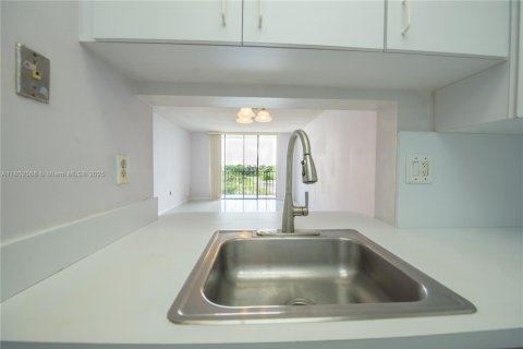 Condominio en venta en Miami, Florida, 1 dormitorio, 75.53 m2 № 1991845 - foto 8