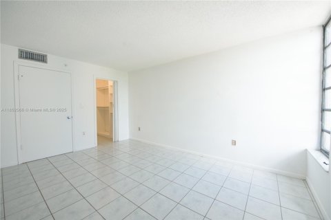 Condominio en venta en Miami, Florida, 1 dormitorio, 75.53 m2 № 1991845 - foto 10