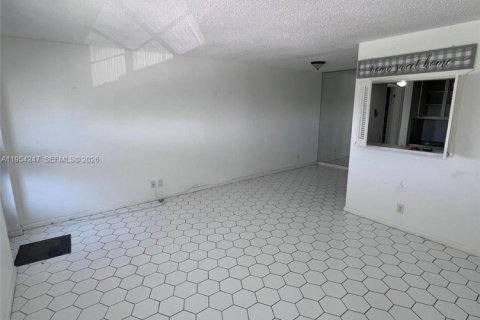 Copropriété à vendre à West Palm Beach, Floride: 1 chambre, 57.13 m2 № 2008982 - photo 11