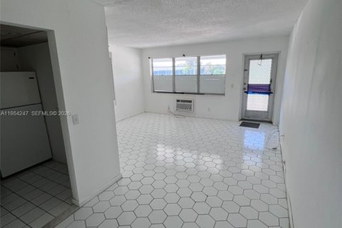 Copropriété à vendre à West Palm Beach, Floride: 1 chambre, 57.13 m2 № 2008982 - photo 12