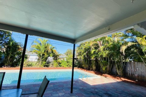 Casa en alquiler en Palm Beach Gardens, Florida, 4 dormitorios, 150.41 m2 № 1182411 - foto 1