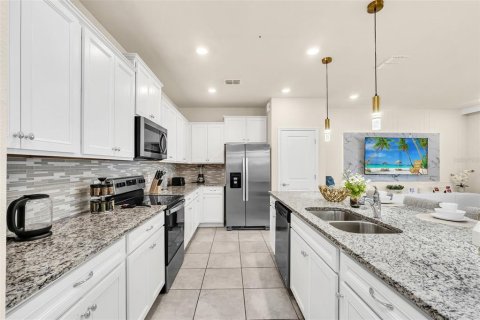 Touwnhouse à vendre à Davenport, Floride: 5 chambres, 212.1 m2 № 2330648 - photo 3