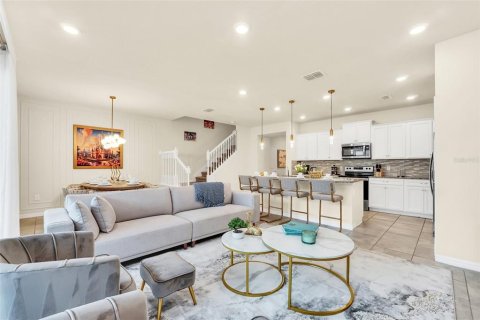 Touwnhouse à vendre à Davenport, Floride: 5 chambres, 212.1 m2 № 2330648 - photo 14