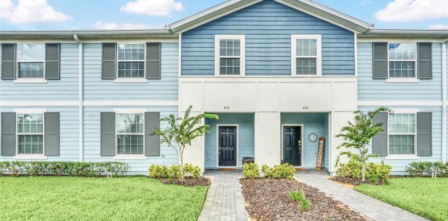Touwnhouse à Davenport, Floride 5 chambres, 212.1 m2 № 2330648