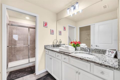 Touwnhouse à vendre à Davenport, Floride: 5 chambres, 212.1 m2 № 2330648 - photo 25