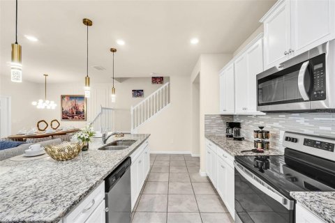 Touwnhouse à vendre à Davenport, Floride: 5 chambres, 212.1 m2 № 2330648 - photo 6