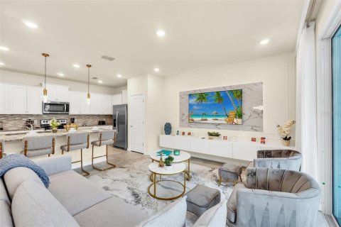 Touwnhouse à vendre à Davenport, Floride: 5 chambres, 212.1 m2 № 2330648 - photo 12