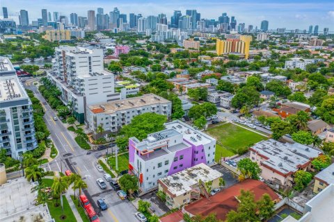 Commercial property in Miami, Florida № 1870050 - photo 18