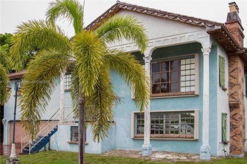 Villa ou maison à vendre à Miami Gardens, Floride: 5 chambres, 439.89 m2 № 1932244 - photo 2
