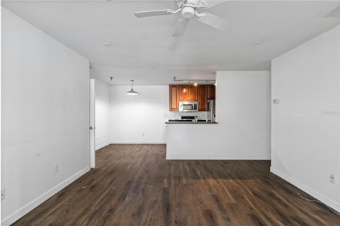 Condo in Saint Petersburg, Florida, 2 bedrooms  № 1840066 - photo 6