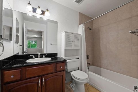Condo in Saint Petersburg, Florida, 2 bedrooms  № 1840066 - photo 12