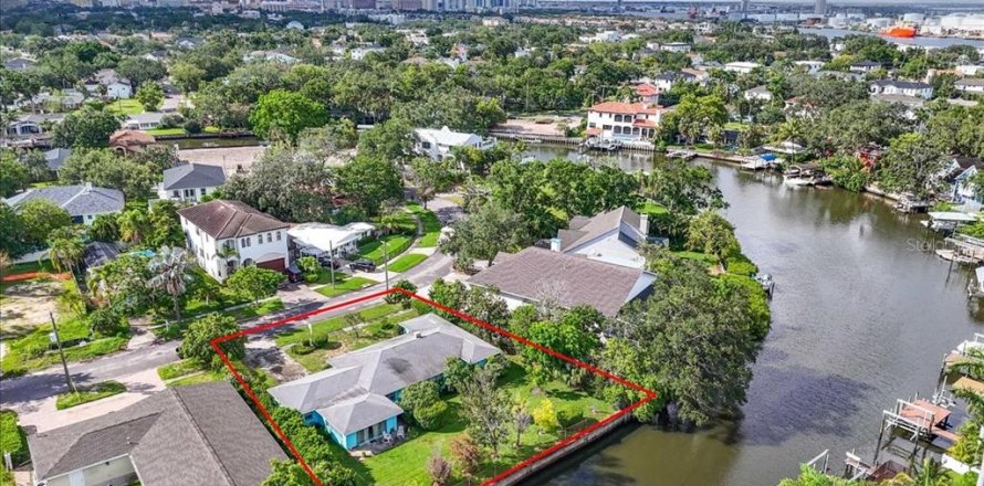 Land in Tampa, Florida № 1818925