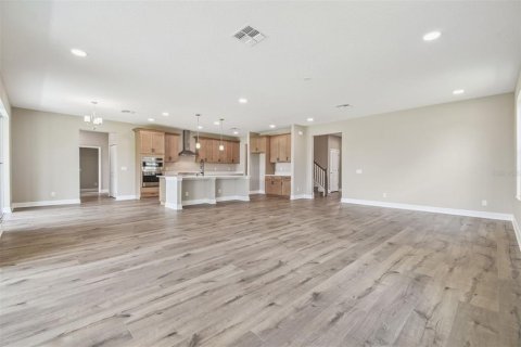 Casa en venta en Zephyrhills, Florida, 5 dormitorios, 448.72 m2 № 1634519 - foto 12