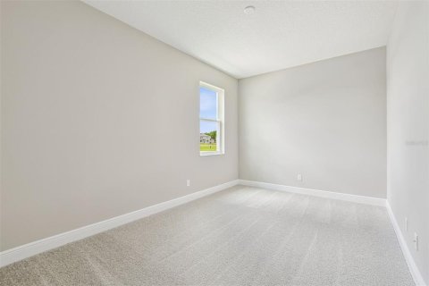 House in Zephyrhills, Florida 5 bedrooms, 448.72 sq.m. № 1634519 - photo 15