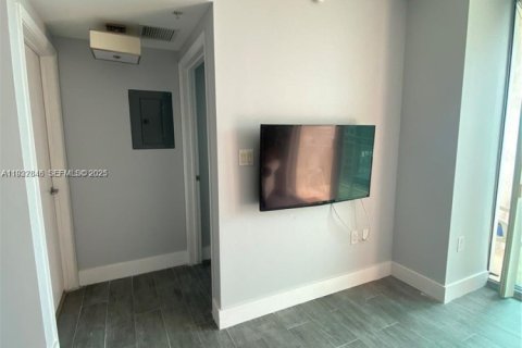 Снять в аренду кондоминиум в Майами, Флорида 1 спальня, 74.04м2, № 1991678 - фото 5