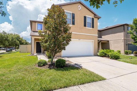 House in MAGNOLIA PARK in Riverview, Florida 3 bedrooms, 240.99 sq.m. № 2345116