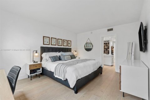 Condo in Key Biscayne, Florida, 3 bedrooms  № 1788772 - photo 13