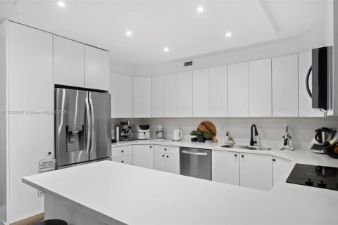 Condo in Key Biscayne, Florida, 3 bedrooms  № 1788772 - photo 7