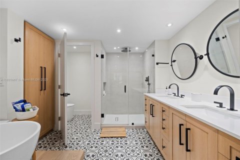 Condo in Key Biscayne, Florida, 3 bedrooms  № 1788772 - photo 17
