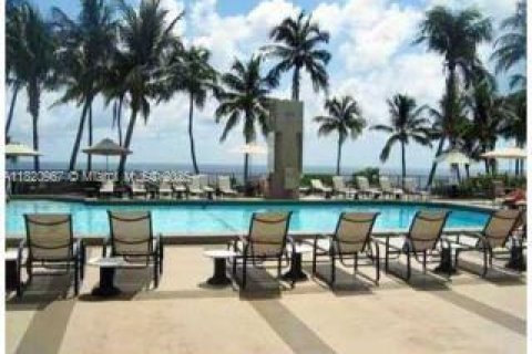 Condo in Key Biscayne, Florida, 3 bedrooms  № 1788772 - photo 27