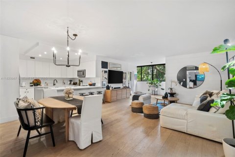 Condo in Key Biscayne, Florida, 3 bedrooms  № 1788772 - photo 1
