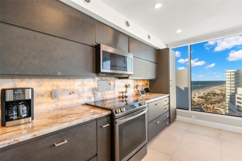 Condo in Clearwater, Florida, 3 bedrooms  № 1618589 - photo 9