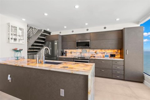 Condo in Clearwater, Florida, 3 bedrooms  № 1618589 - photo 5