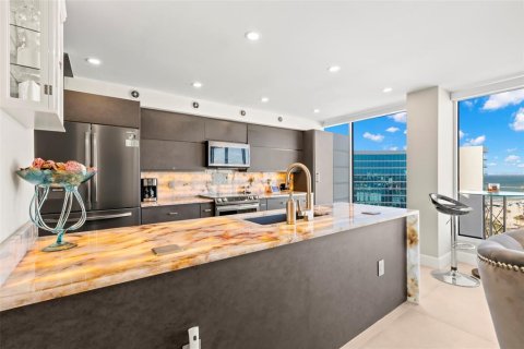 Condo in Clearwater, Florida, 3 bedrooms  № 1618589 - photo 4