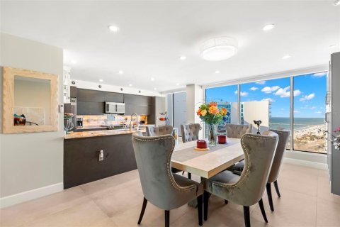 Condo in Clearwater, Florida, 3 bedrooms  № 1618589 - photo 6