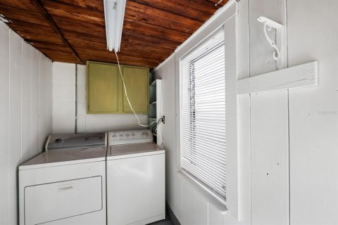 Commercial property in Saint Petersburg, Florida 4 bedrooms, 107.4 sq.m. № 2216264 - photo 25