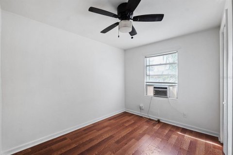 Commercial property in Saint Petersburg, Florida 4 bedrooms, 107.4 sq.m. № 2216264 - photo 12