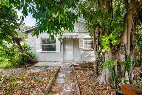 Commercial property in Saint Petersburg, Florida 4 bedrooms, 107.4 sq.m. № 2216264 - photo 28