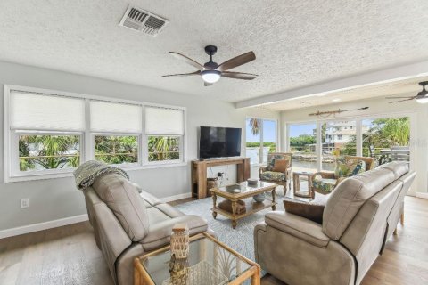 Casa en venta en Hernando Beach, Florida, 2 dormitorios, 171.4 m2 № 1754487 - foto 15