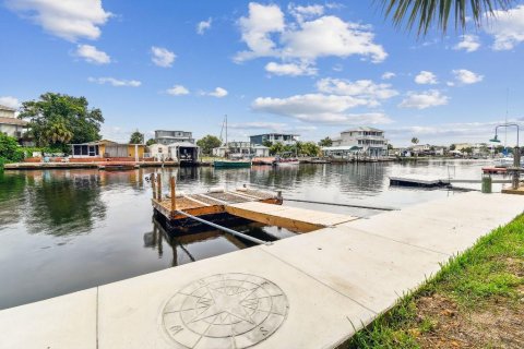 Casa en venta en Hernando Beach, Florida, 2 dormitorios, 171.4 m2 № 1754487 - foto 28