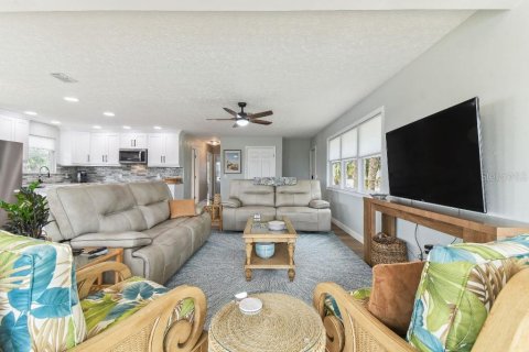 Casa en venta en Hernando Beach, Florida, 2 dormitorios, 171.4 m2 № 1754487 - foto 16