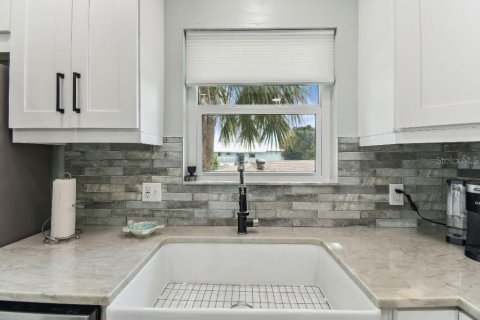 Casa en venta en Hernando Beach, Florida, 2 dormitorios, 171.4 m2 № 1754487 - foto 13