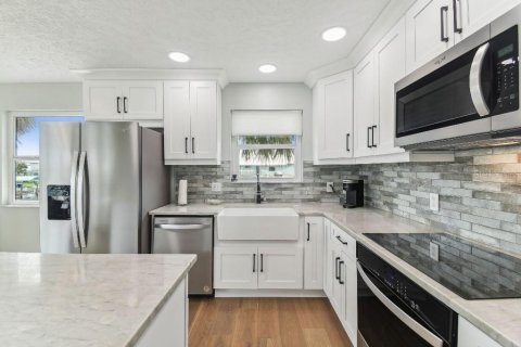 Villa ou maison à vendre à Hernando Beach, Floride: 2 chambres, 171.4 m2 № 1754487 - photo 12