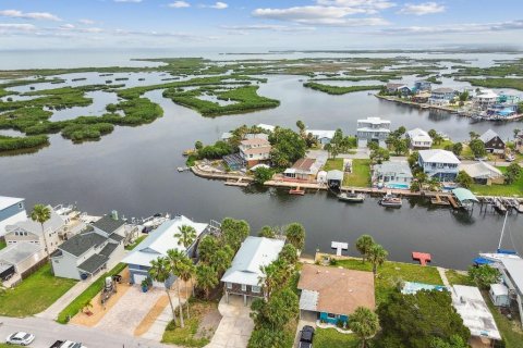 Casa en venta en Hernando Beach, Florida, 2 dormitorios, 171.4 m2 № 1754487 - foto 2