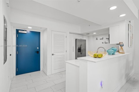 Купить кондоминиум в Холливуд, Флорида 1 спальня, № 2058937 - фото 2