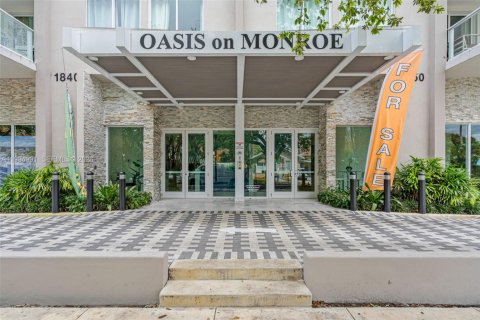 Купить кондоминиум в Холливуд, Флорида 1 спальня, № 2058937 - фото 10