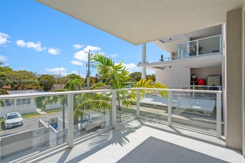 Купить кондоминиум в Холливуд, Флорида 1 спальня, № 2058937 - фото 7