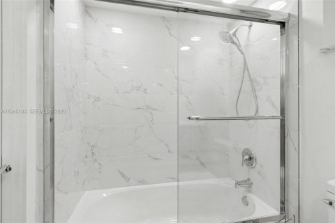 Condo in Plantation, Florida, 1 bedroom  № 2001531 - photo 7