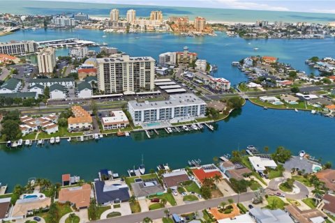 Condo in Clearwater, Florida, 3 bedrooms № 2259494 - photo 2