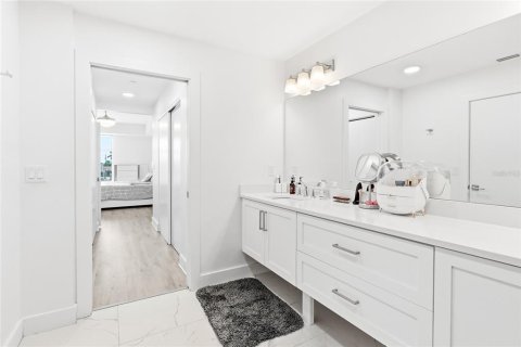 Condo in Clearwater, Florida, 3 bedrooms № 2259494 - photo 14