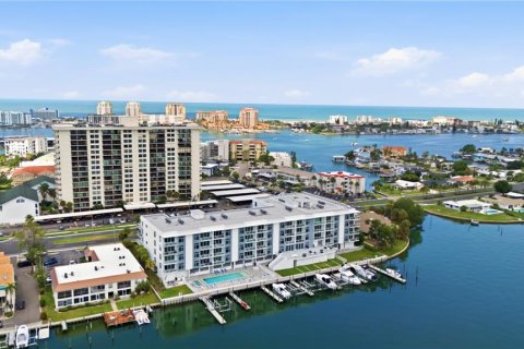 Condo in Clearwater, Florida, 3 bedrooms № 2259494