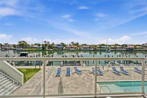 Condo in Clearwater, Florida, 3 bedrooms № 2259494 - photo 11