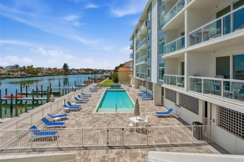 Condo in Clearwater, Florida, 3 bedrooms № 2259494 - photo 29