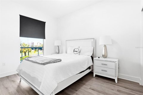 Condo in Clearwater, Florida, 3 bedrooms № 2259494 - photo 18