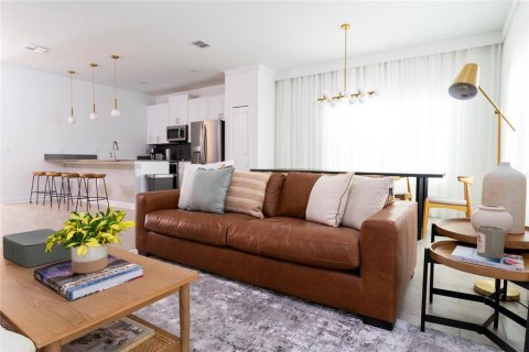 Adosado en venta en Kissimmee, Florida, 5 dormitorios, 201.41 m2 № 1904137 - foto 16